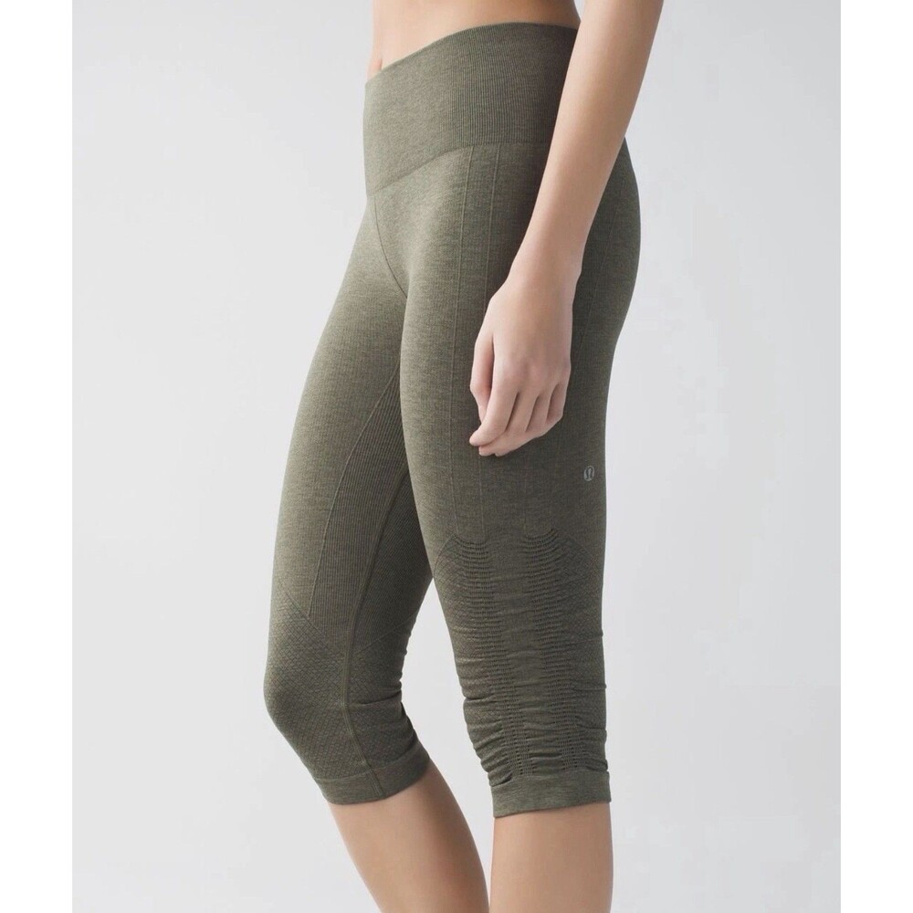 Lululemon In The Flow Womens Size 8 Green Ribbed Stretch Crop Yoga Leggings